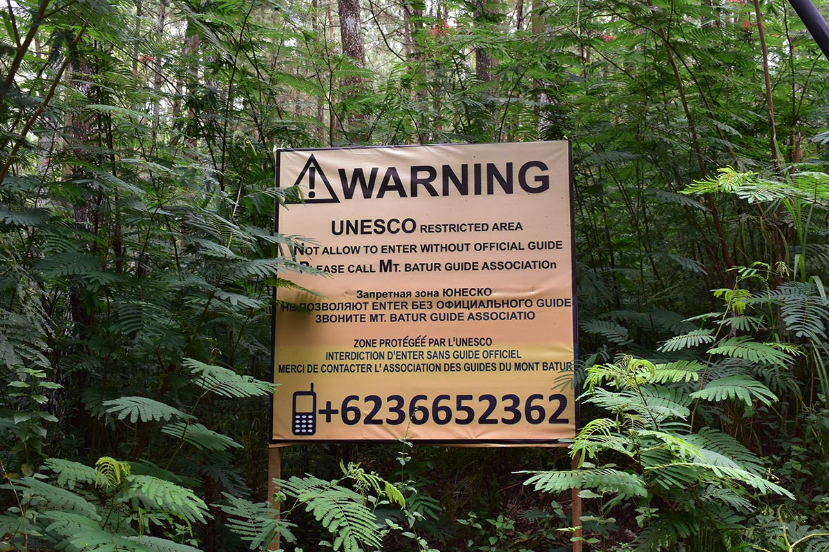 mount batur warning sign